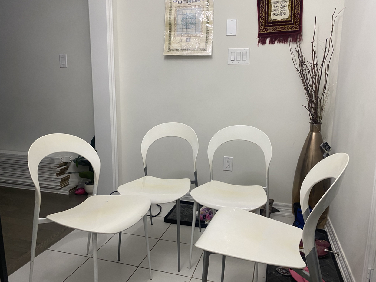 heavy plastic chairs - photo 3