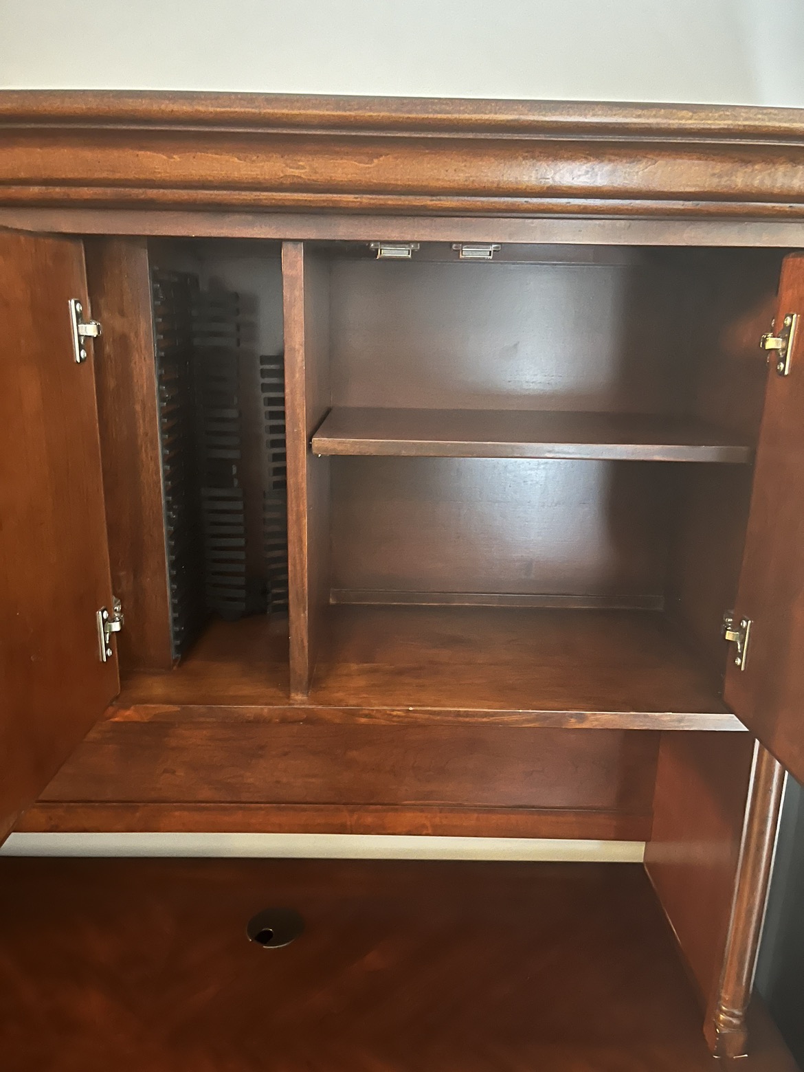 Office Desk with Hutch - (includes optional glass protector) - photo 4