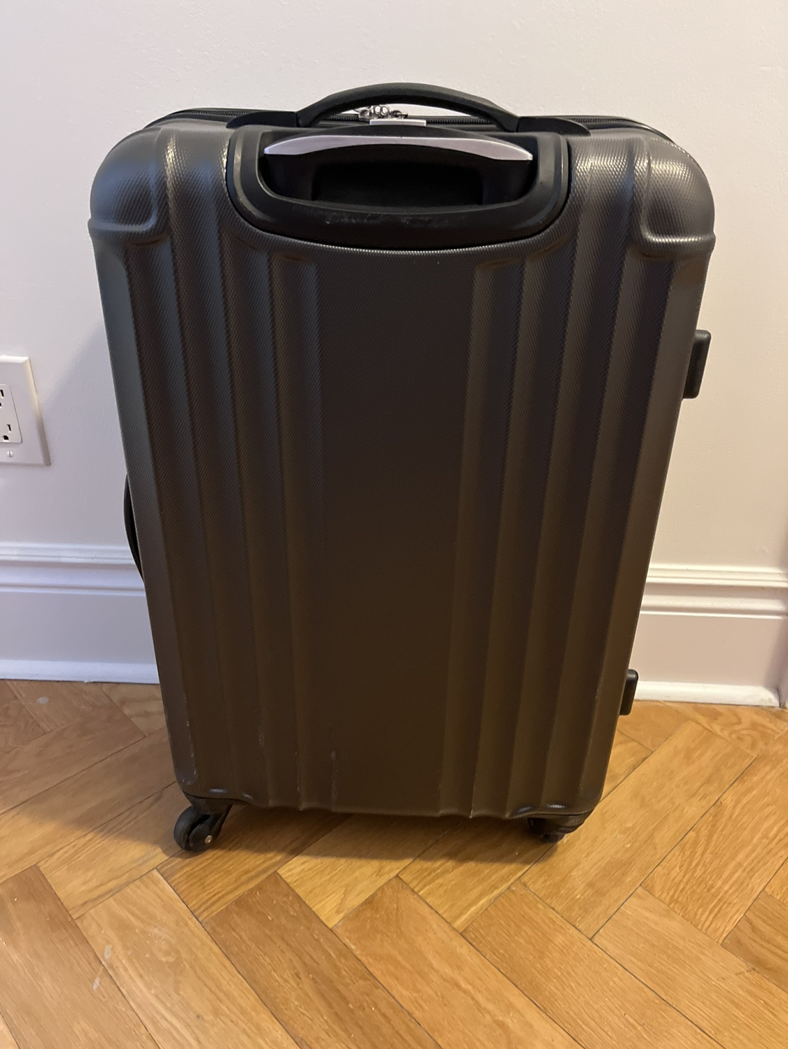 Carryon and Medium Suitcase image indicator(3)