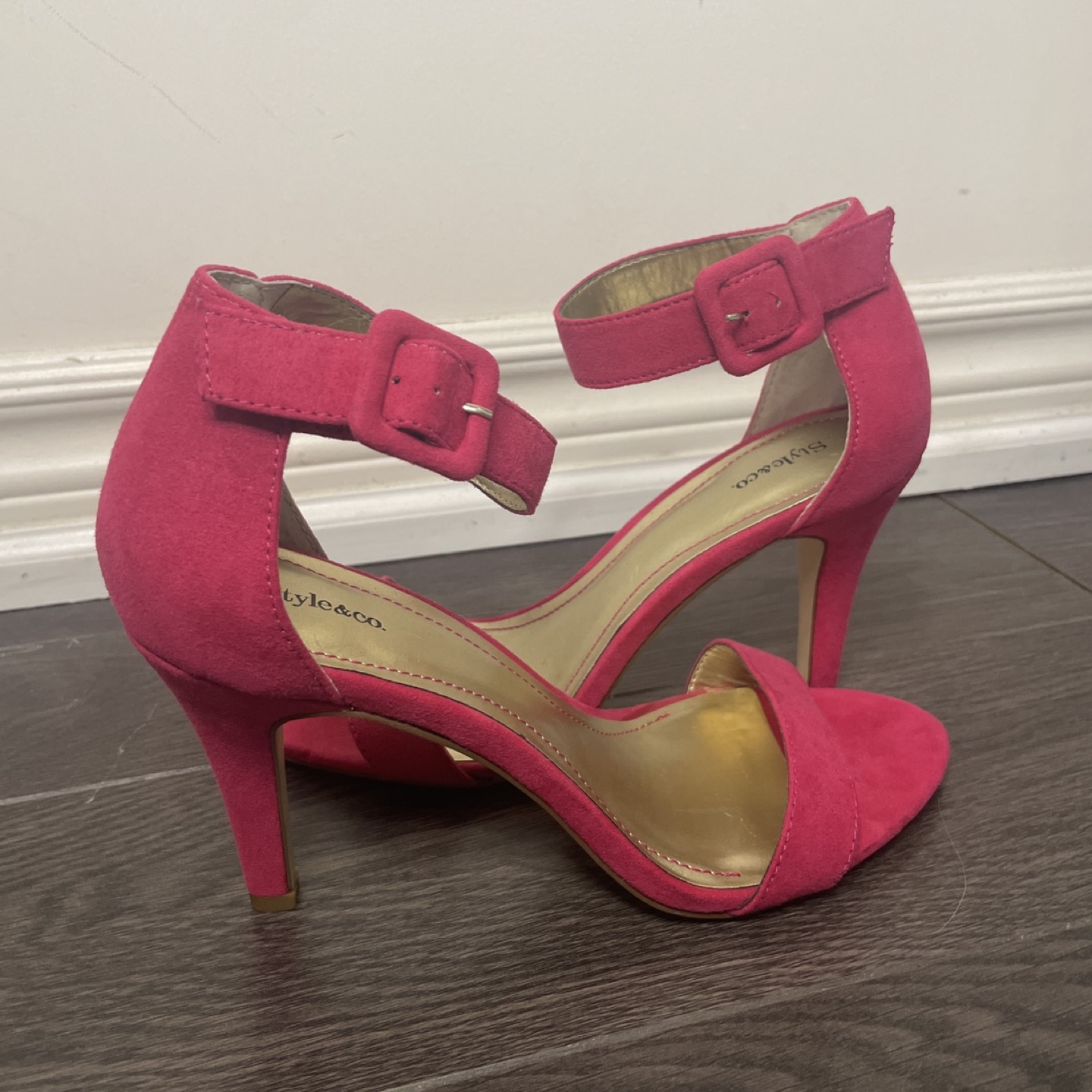 hot pink sandal with buckle 80mm size 7 - photo 4