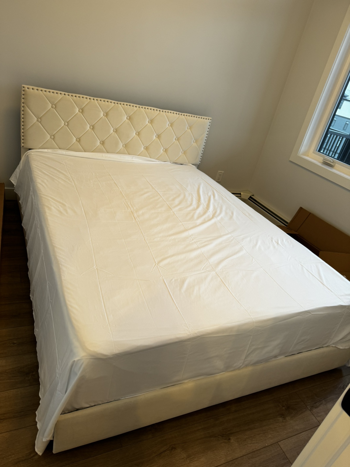 🥕 Queen size bed frame 🥕 thumbnail