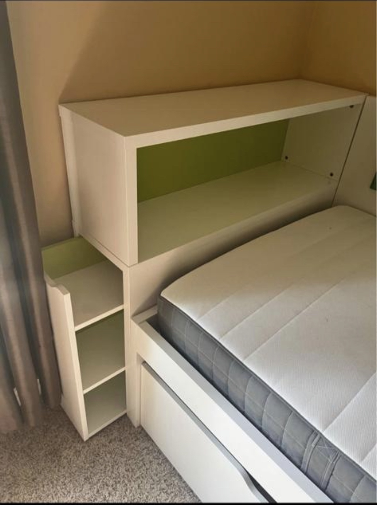 Trundle bed with book shelf