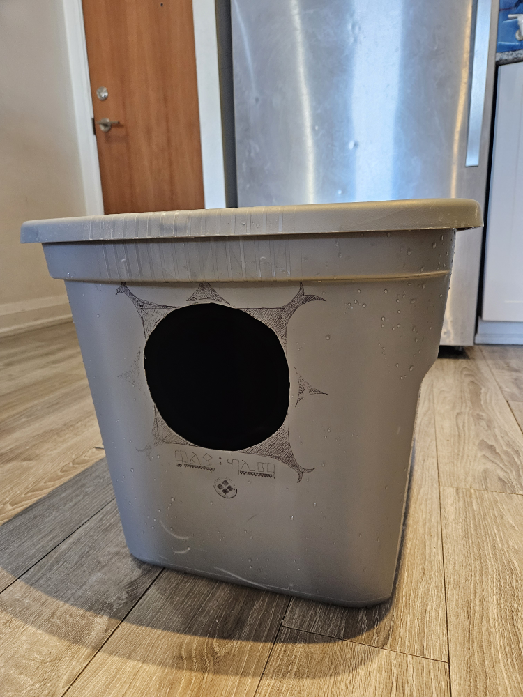 Sterilite 68L Grey Bin Turned Cat Litter Box #freecycle 