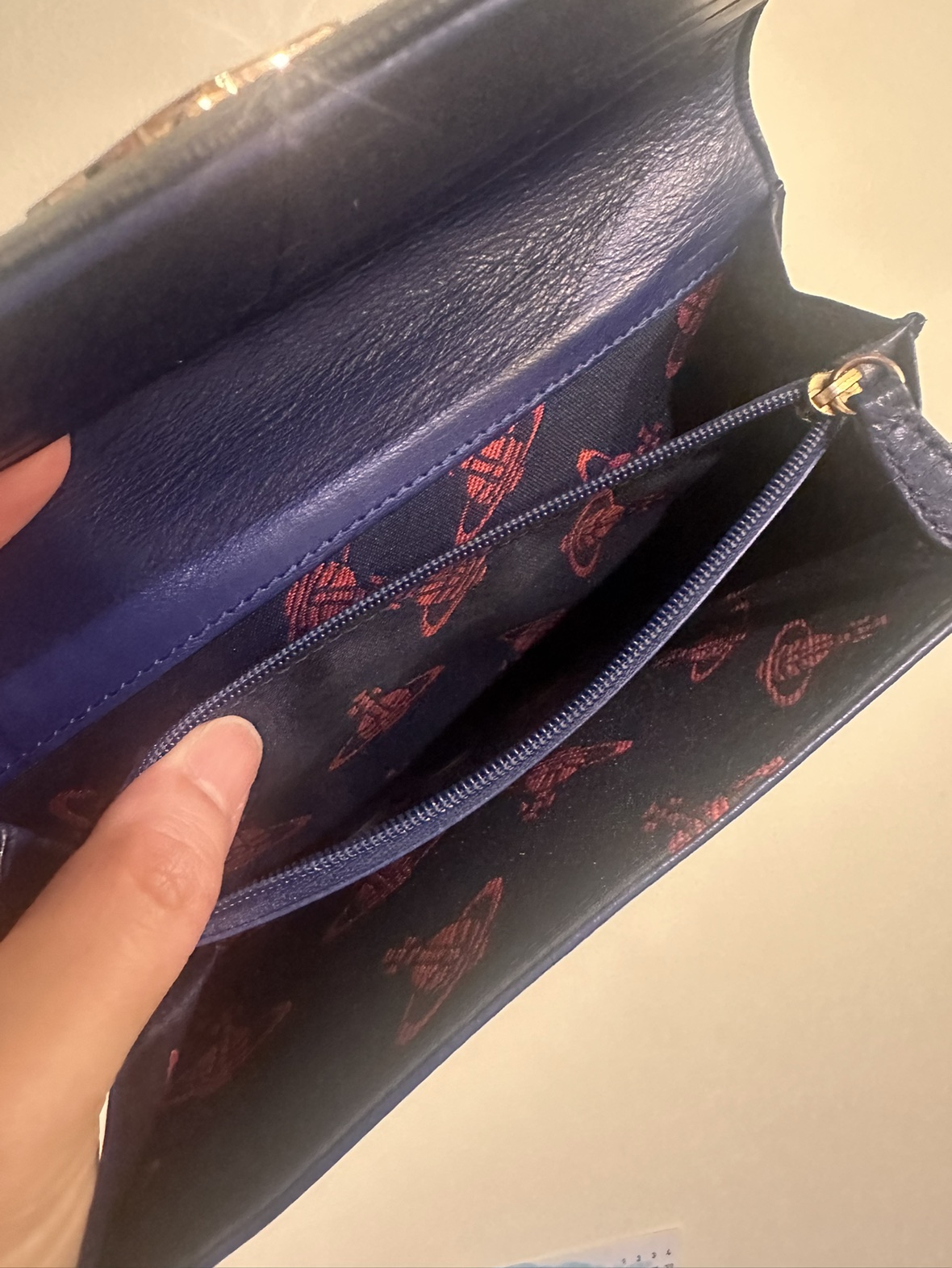 Vivian westwood wallet - 10dollars - photo 4