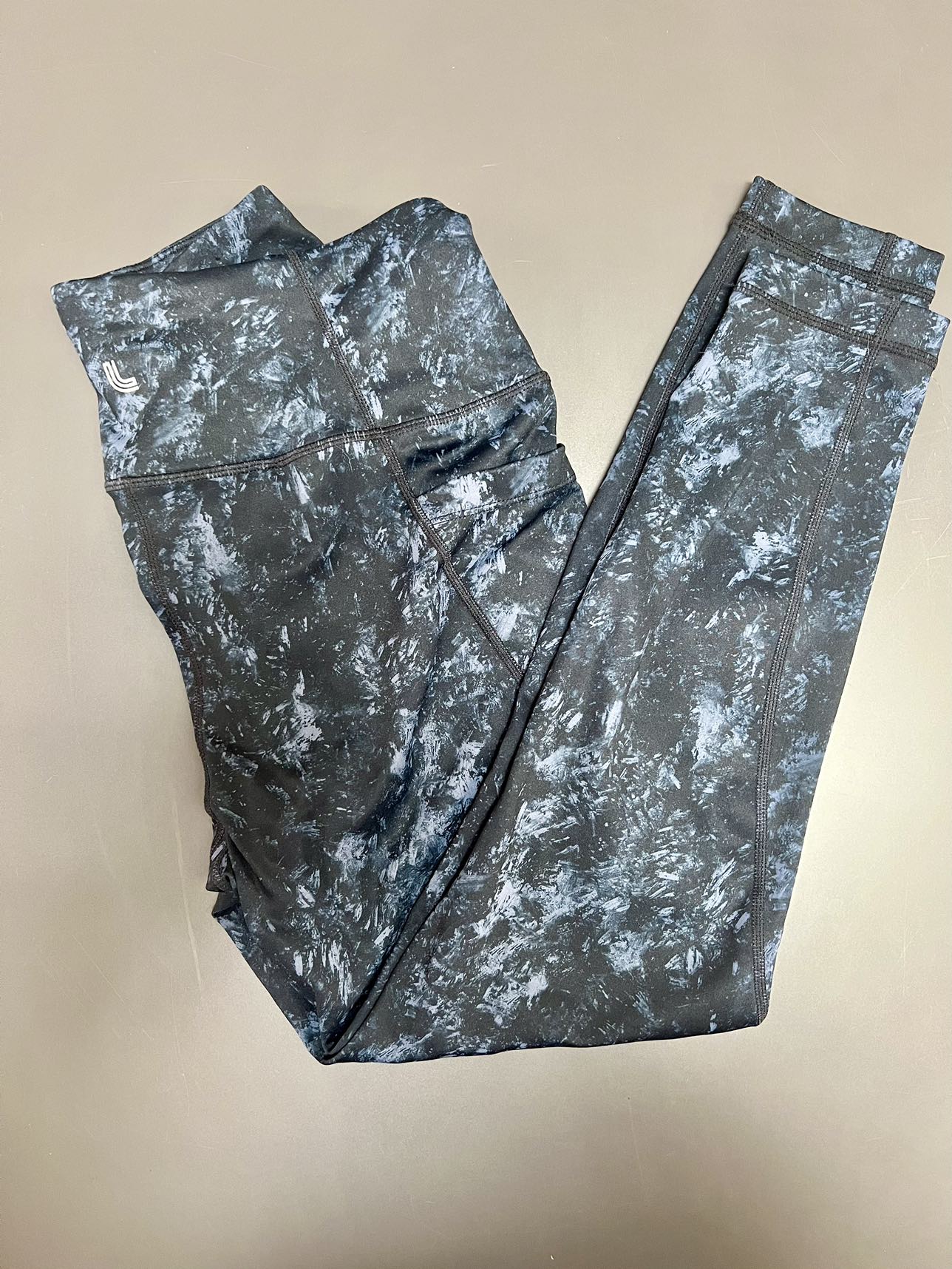 🥕 EUC Lolë Dark Blue Yoga Legging, Size Medium thumbnail