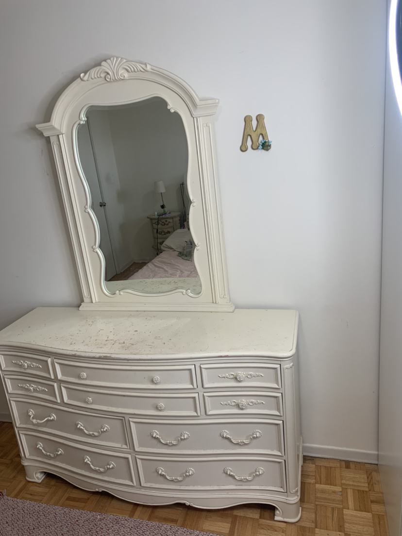 Vanity with mirror for free - photo 2