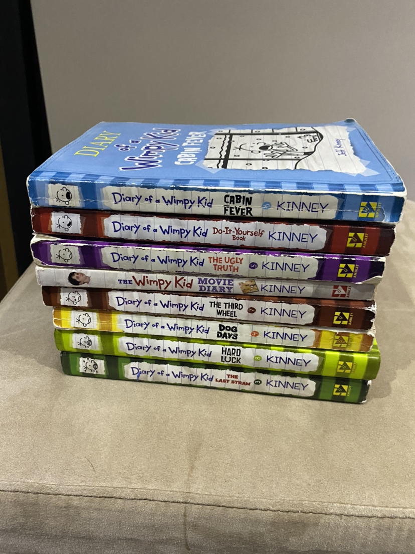 Lot of Diary of Wimpy Kid books thumbnail