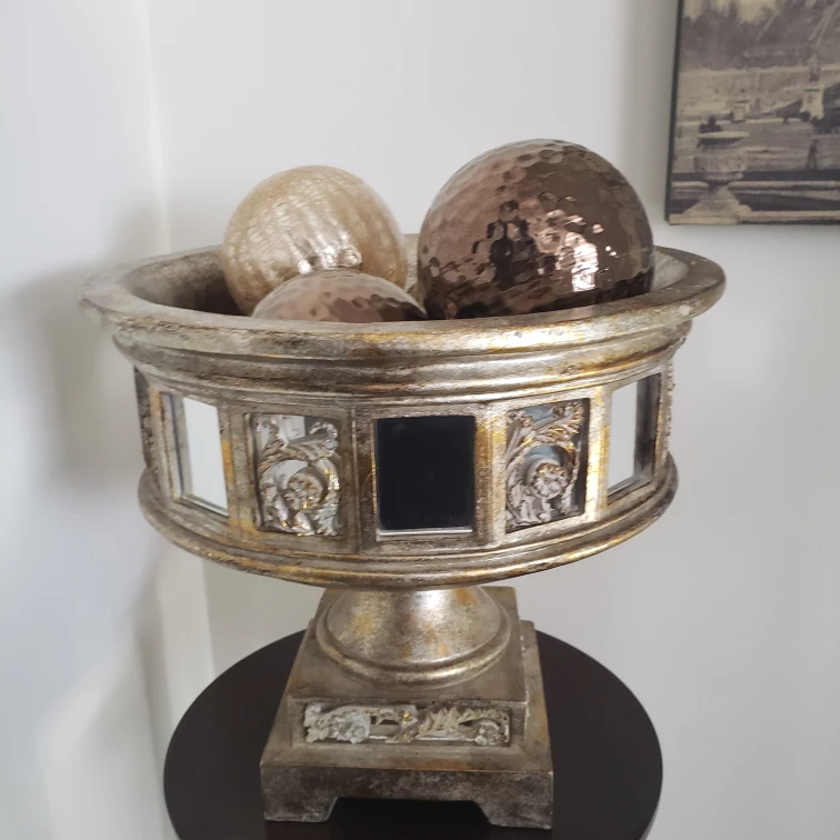 Decorative piece for any table image indicator(3)