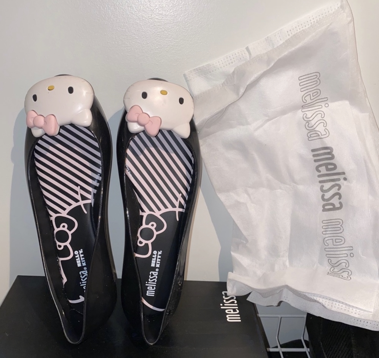 Melissa hello kitty flats image indicator(3)