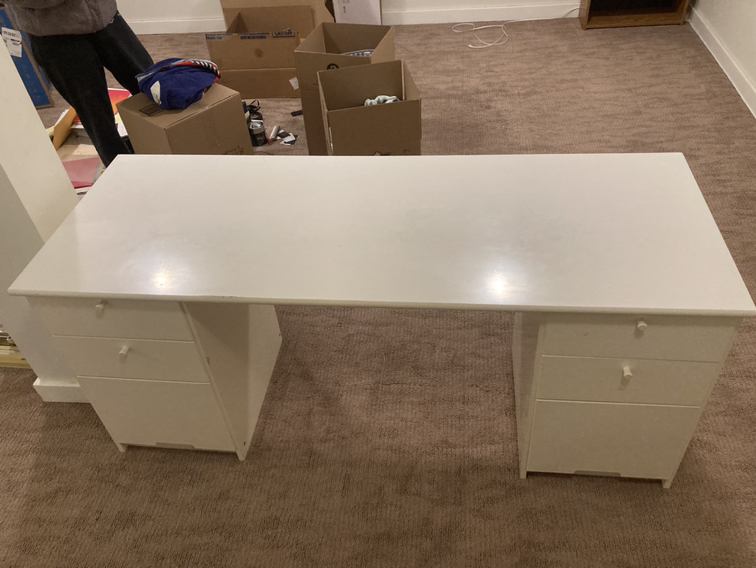 White office desk - photo 3