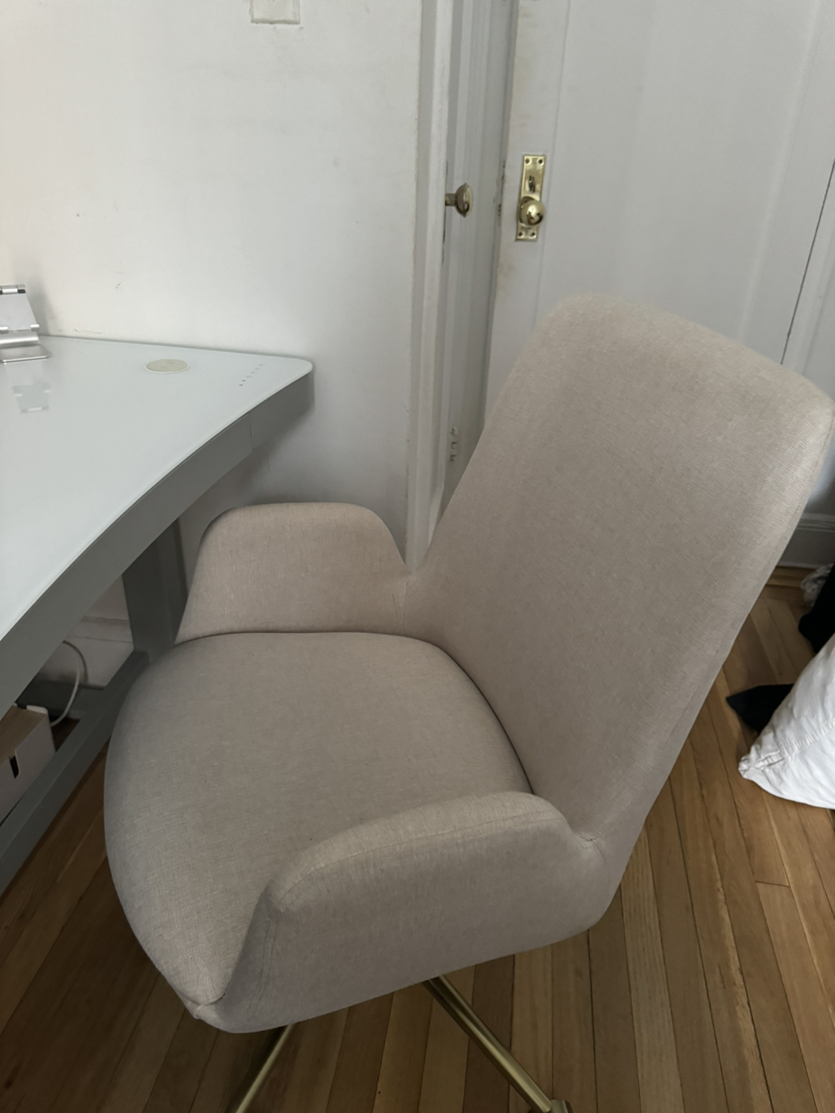 Selling Deep Seated Desk Chair and Monitor - photo 2