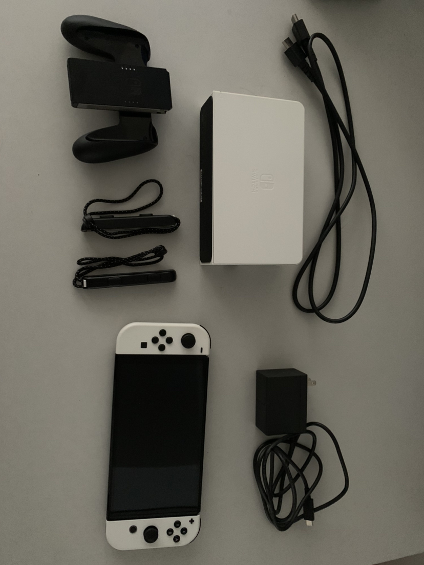 Nintendo Switch OLED White - photo 2