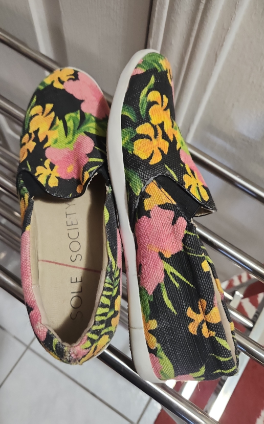 Floral lofter 👟 image indicator(2)