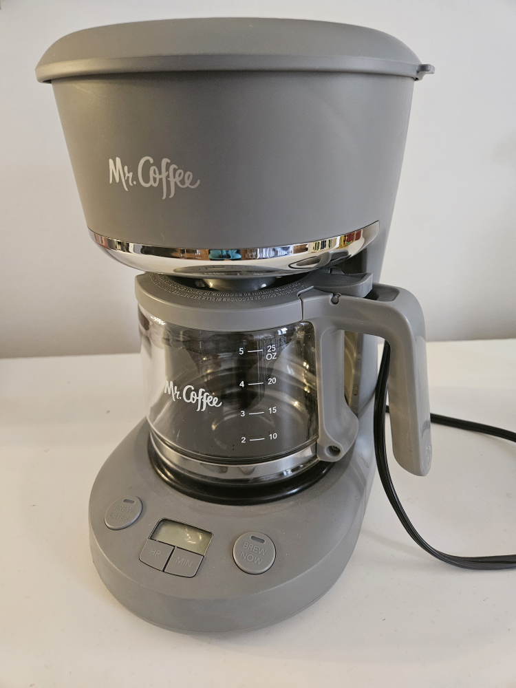 Mr. Coffee coffee maker and reusable filter 🏈