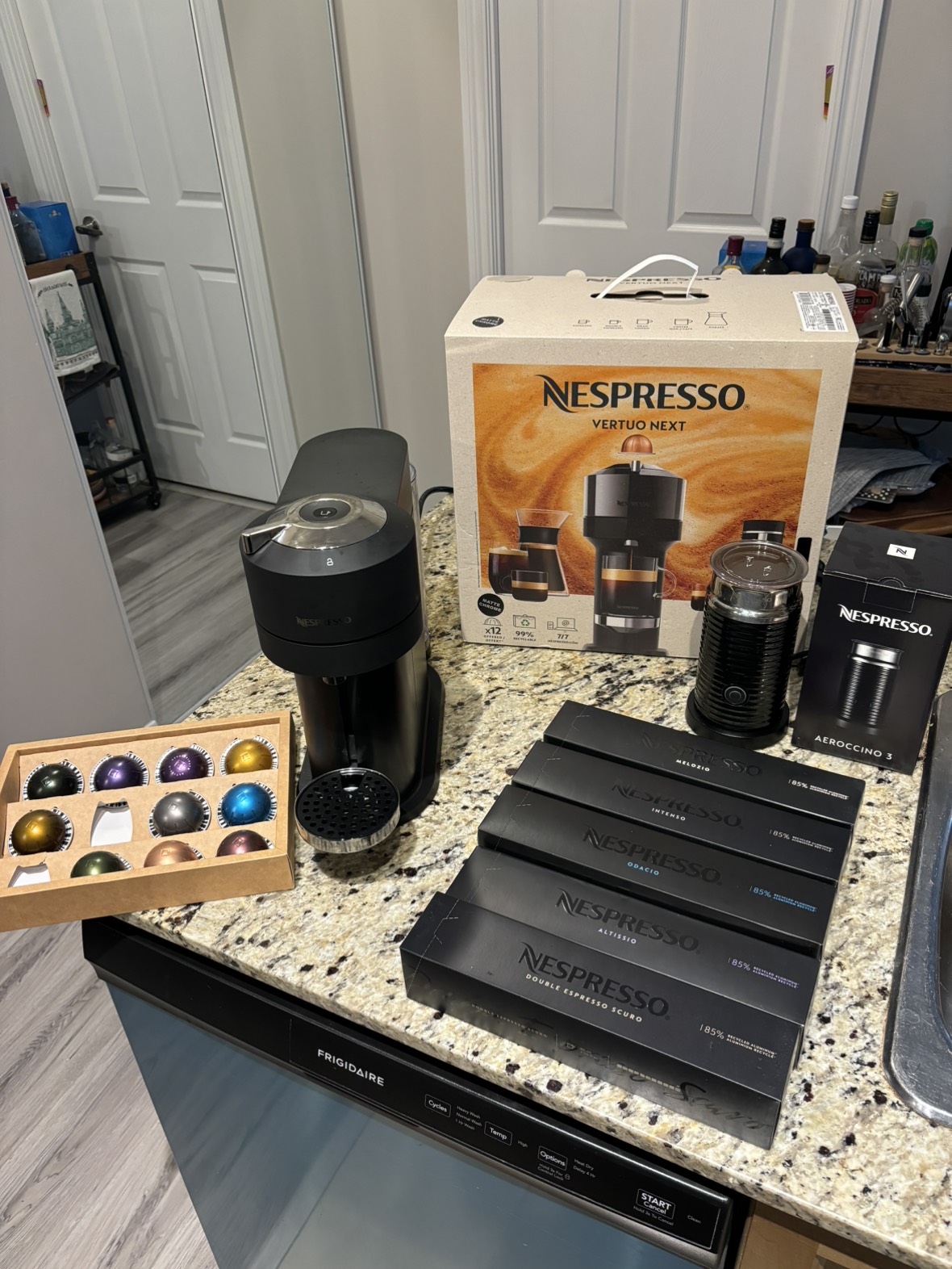 Vertuo Next Deluxe Complete Nespresso Set thumbnail