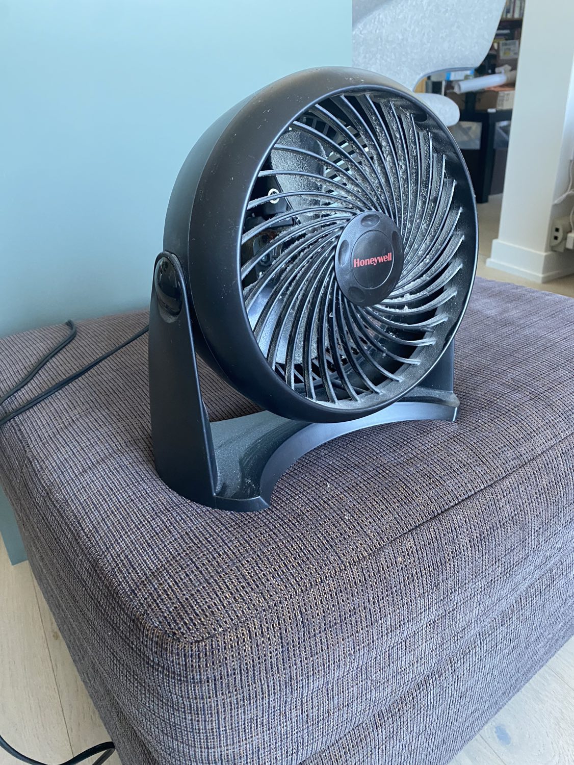 Table top or Wall mounted fan