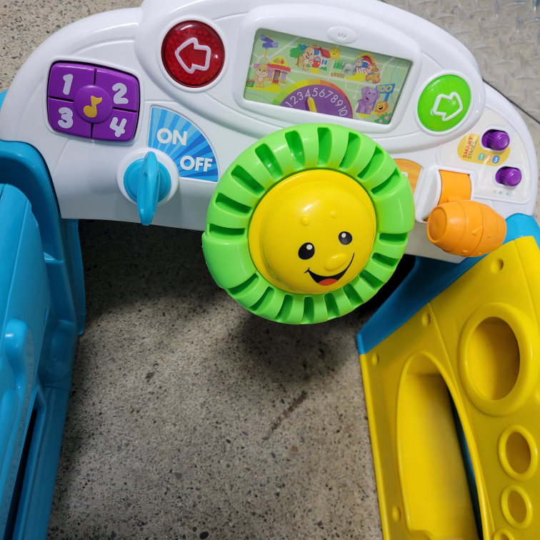 Fisher Price Car - ages 6-36 months image indicator(4)