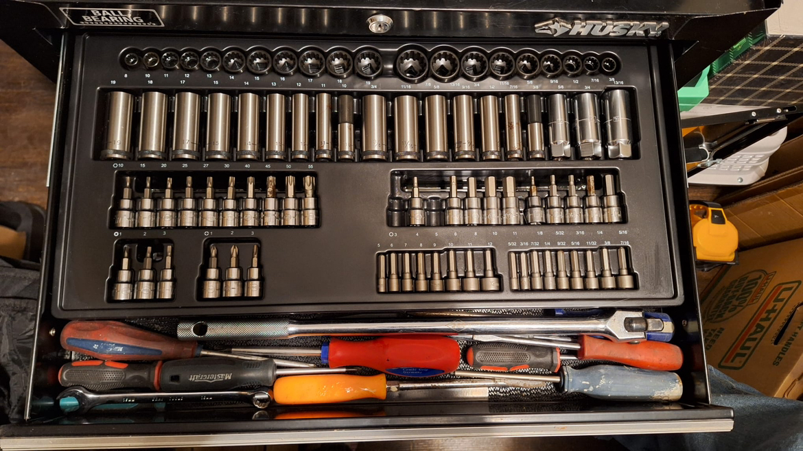 Husky Standard-Duty 26 inch W 6-Drawer Tool  Storage image indicator(7)