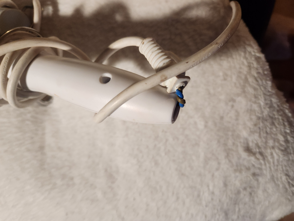 3 tong crimper curling iron 💁‍♀️ #freecycle - photo 2