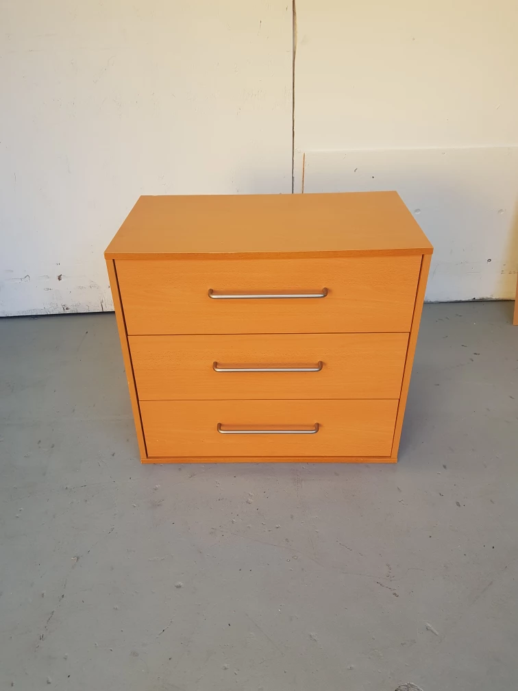 Nightstand with 3 drawers thumbnail