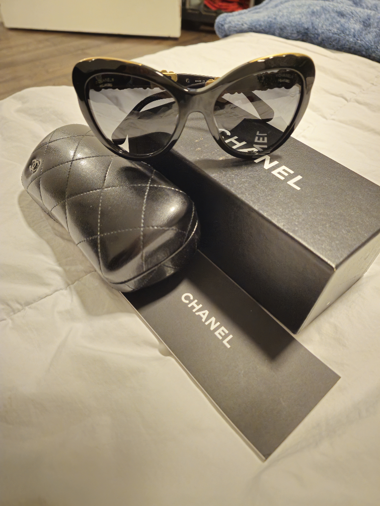 Chanel sunglasses thumbnail