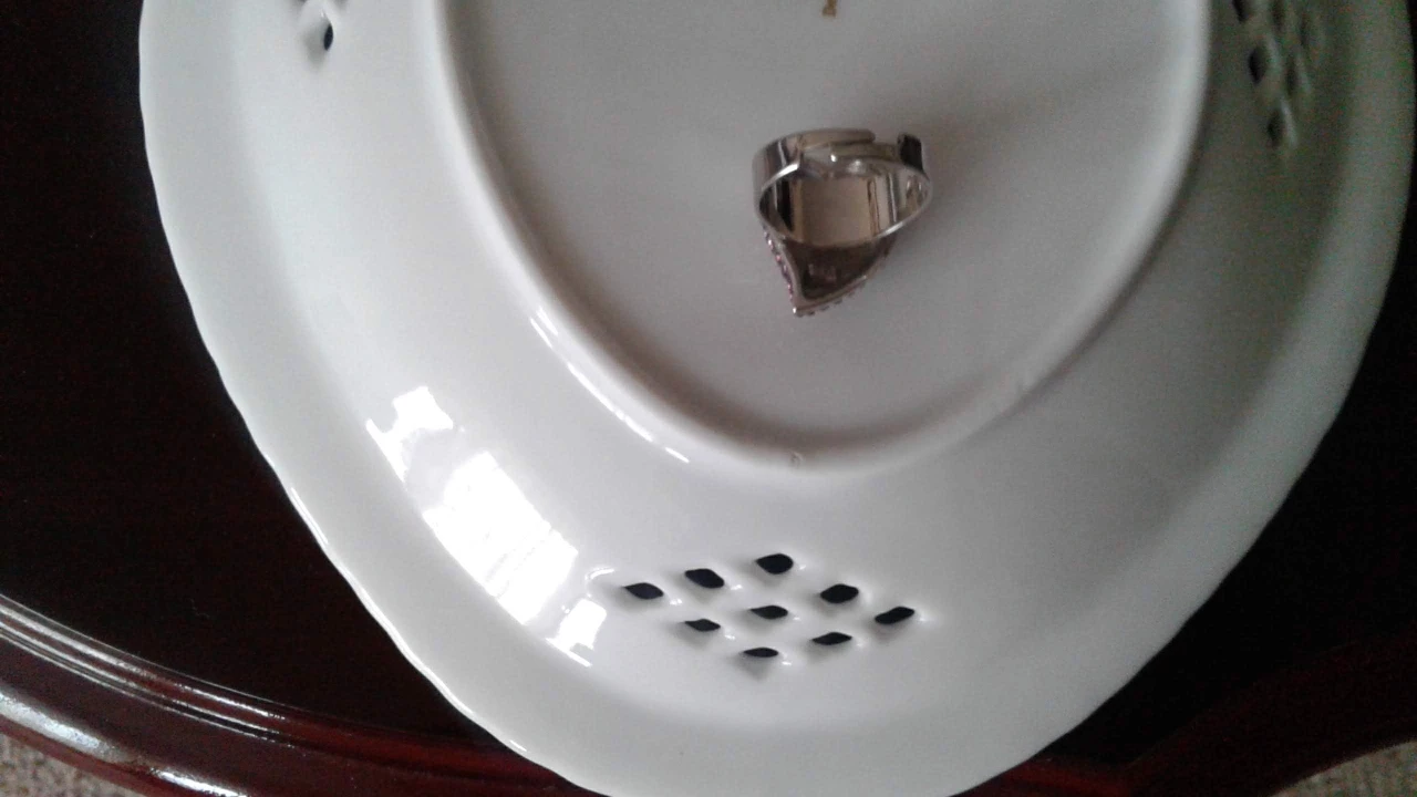 Heart Shape Ring with Pink Stones image indicator(4)