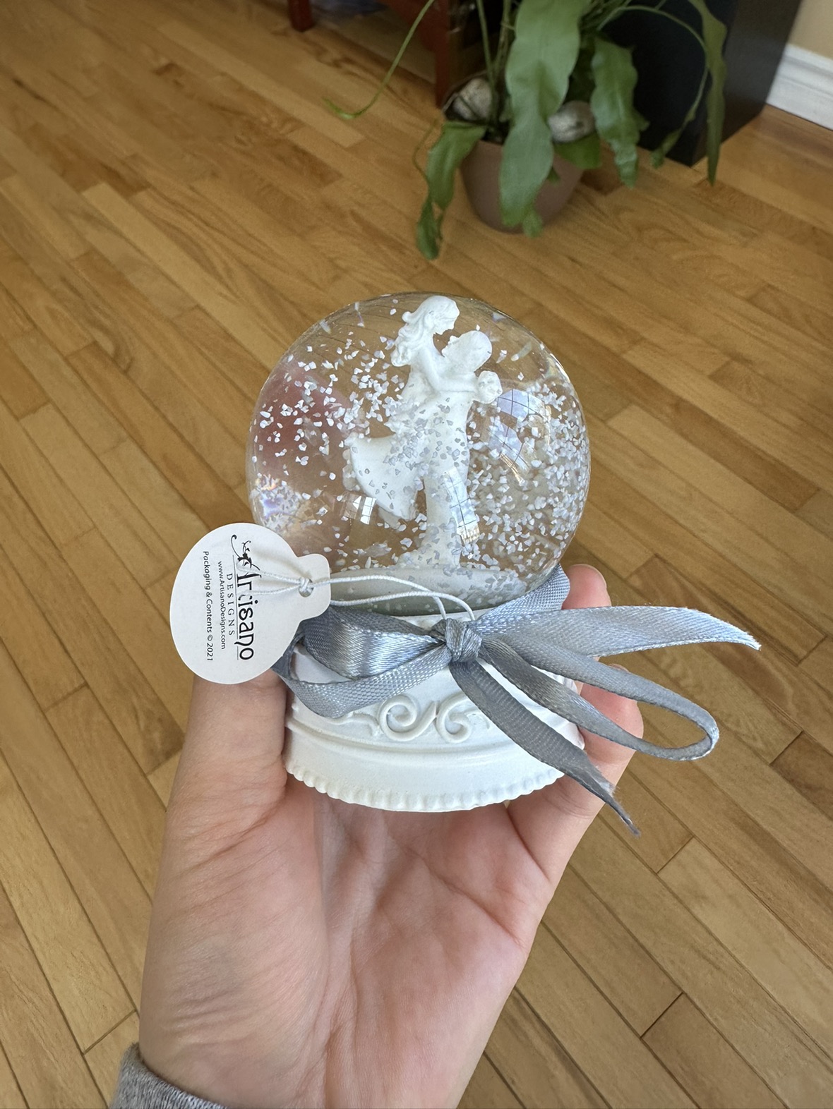 Cute Romantic Snowglobe 🩵 image indicator(5)