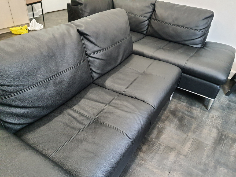 structube sofa couch - photo 2