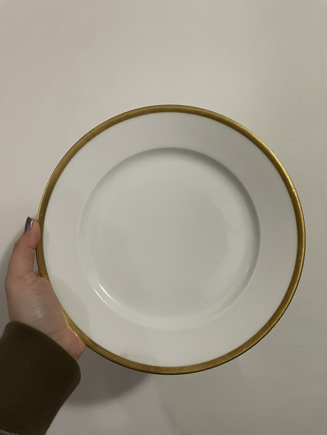 🏈Beautiful Vintage Plates with Gold Rim