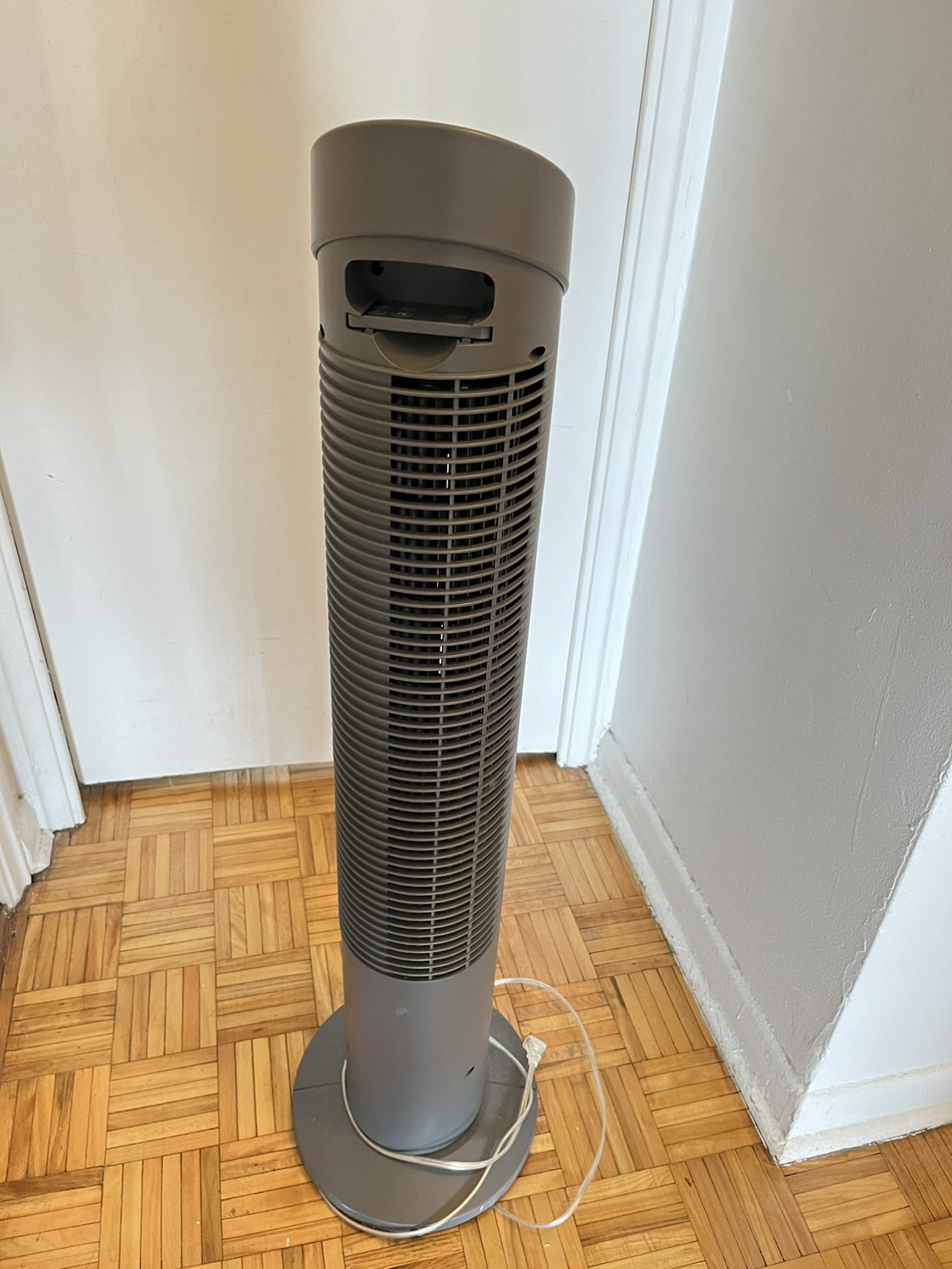 Seville UltraSlimline Tower Fan (with remote control) - photo 4