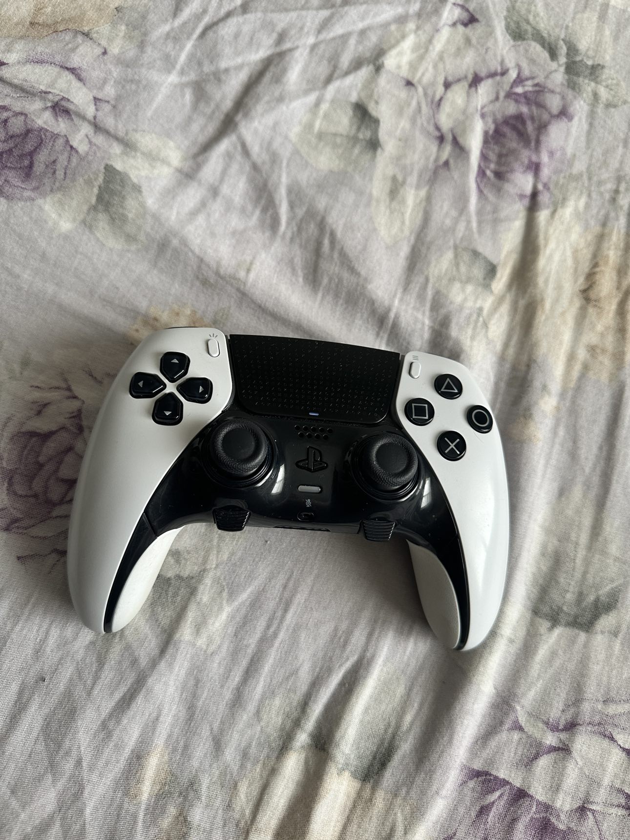 Dual sense wireless edge controller