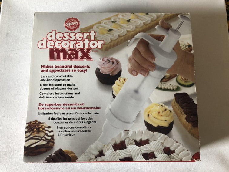 Wilton Dessert Decorator Max