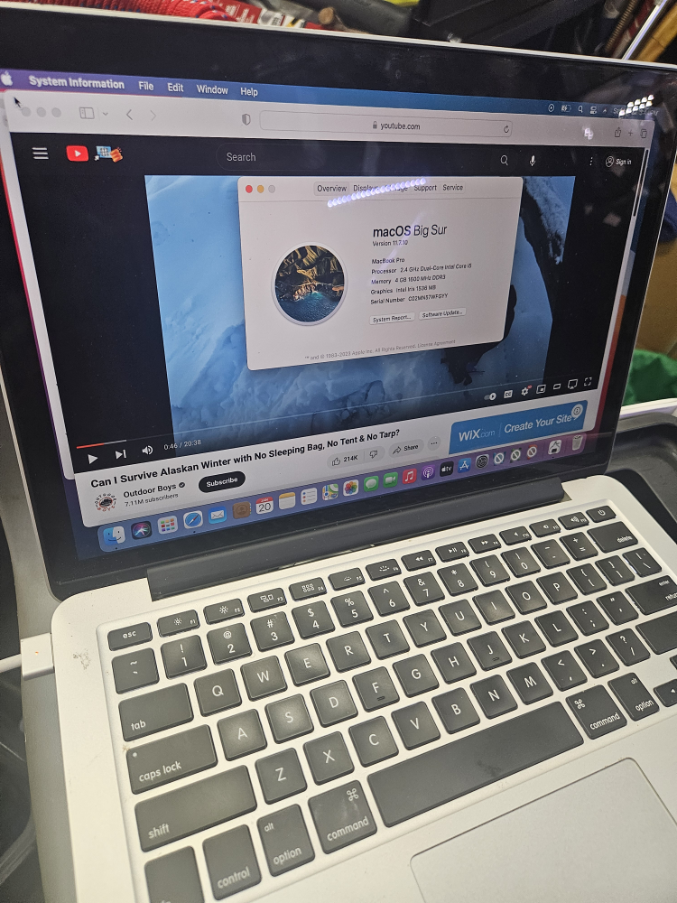 Macbook Pro Laptop thumbnail