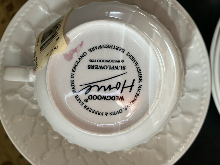 Wedgwood Home Sunflowers cups and saucers - photo 3