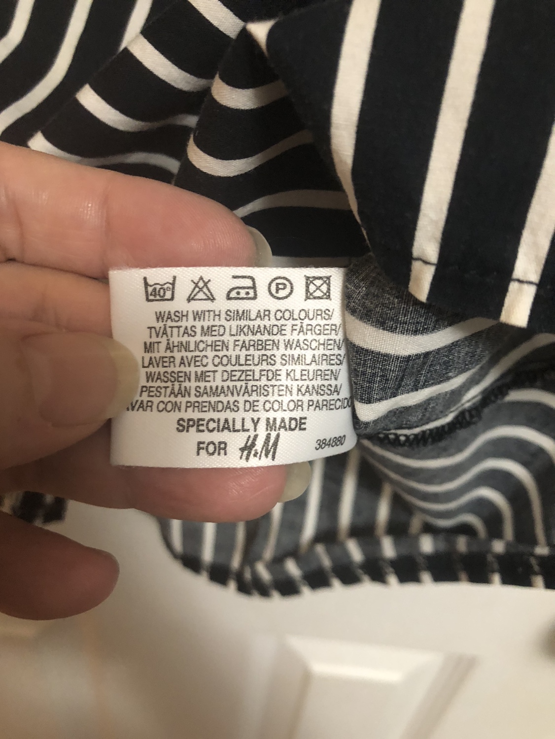 Blouse stripes black& white image indicator(3)