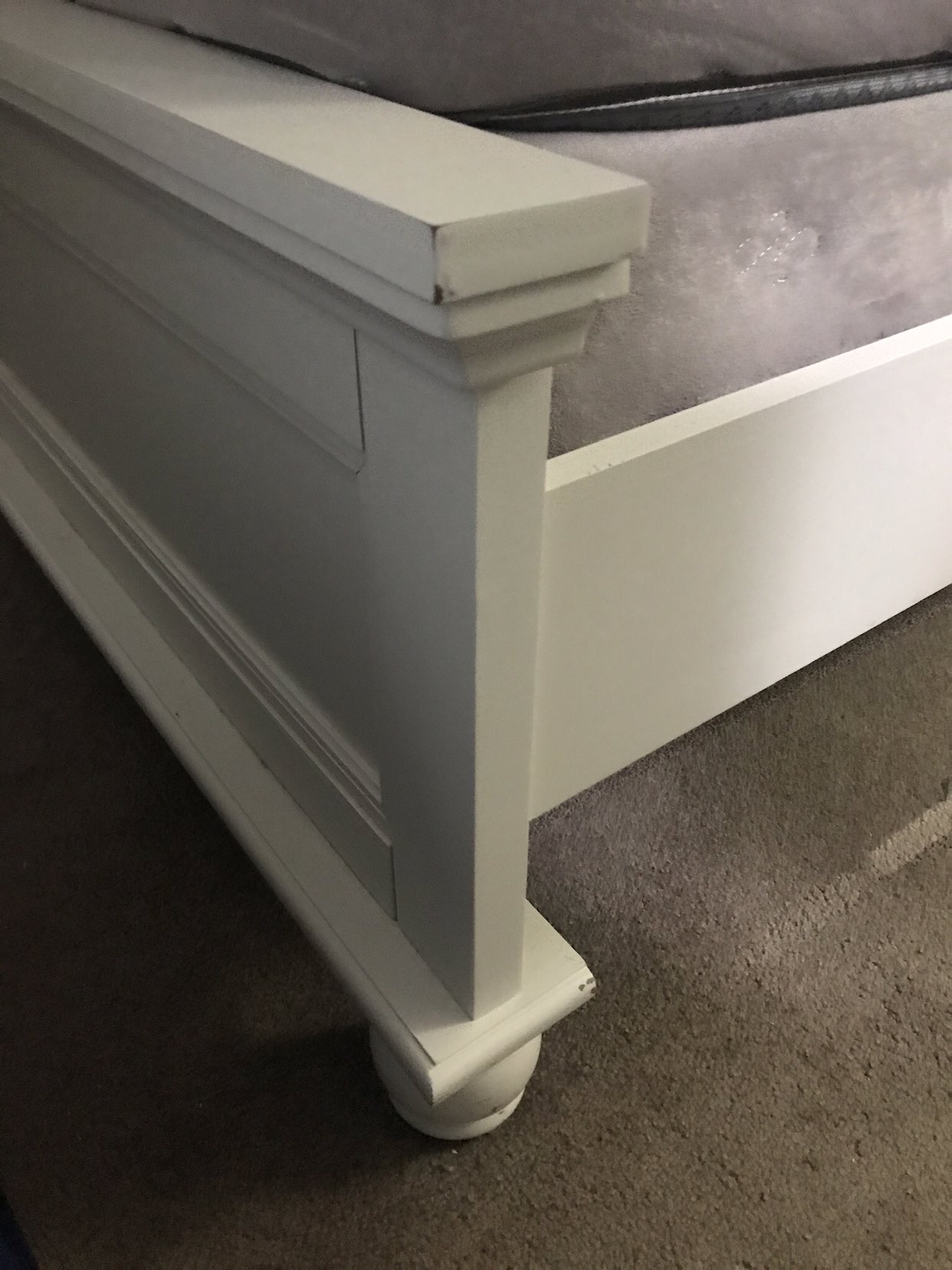 Queen white bed frame - photo 3