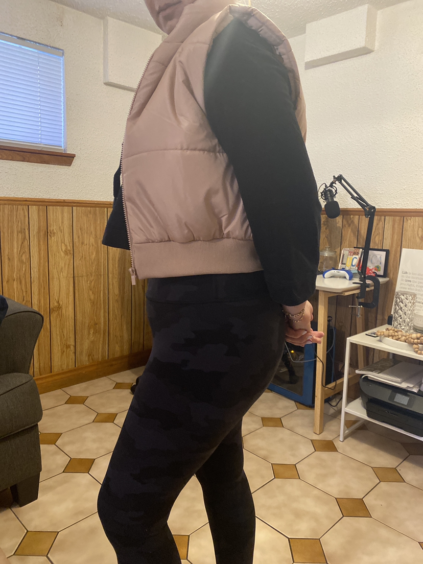 Large cropped puffer vest