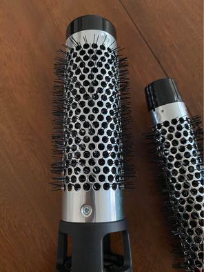 Revlon Dual Hot Air Brush - Root Lifter and Volume Booster image indicator(3)