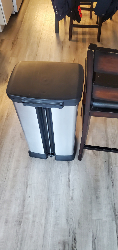 Large step-on garbage bin image indicator(3)