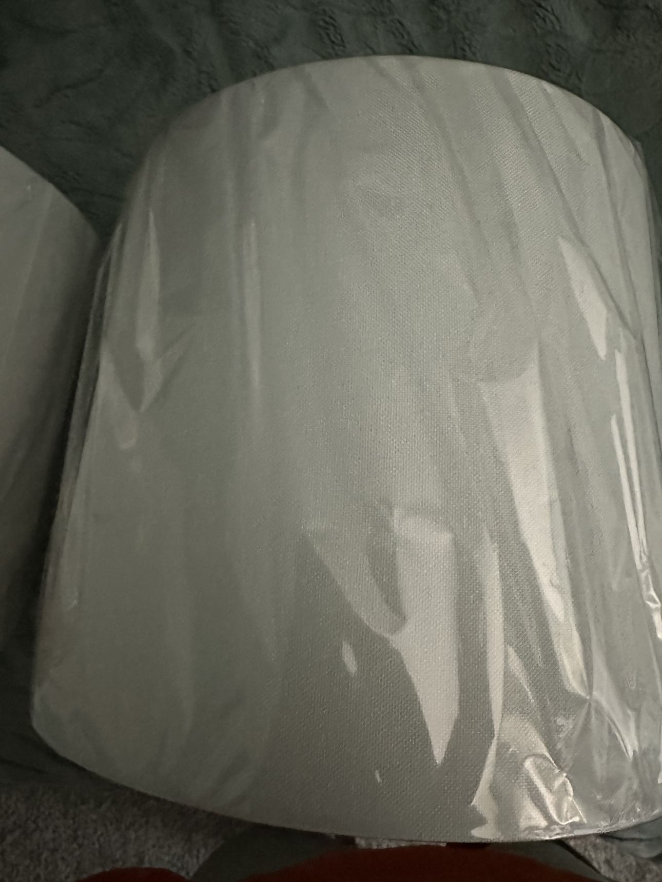 #free cycle 2 brand new white lamp shades - photo 3