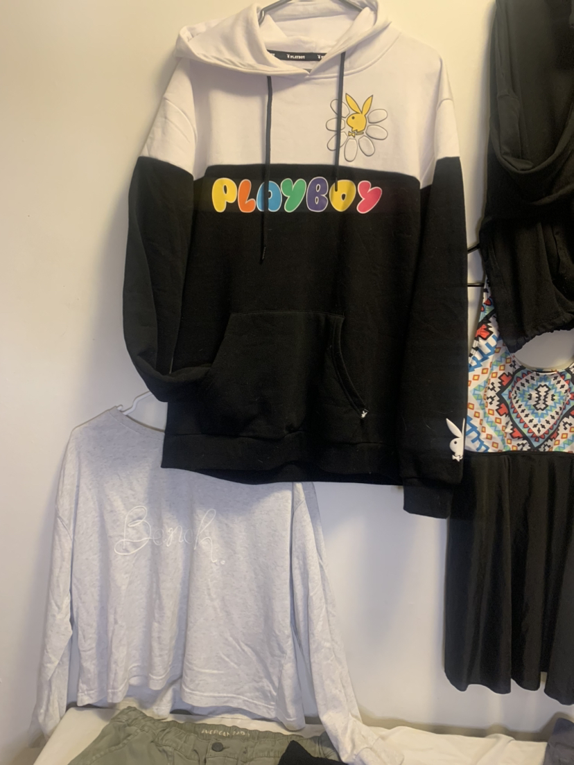 Black/grey lot woman’s XL with 20+ items for one low price image indicator(7)