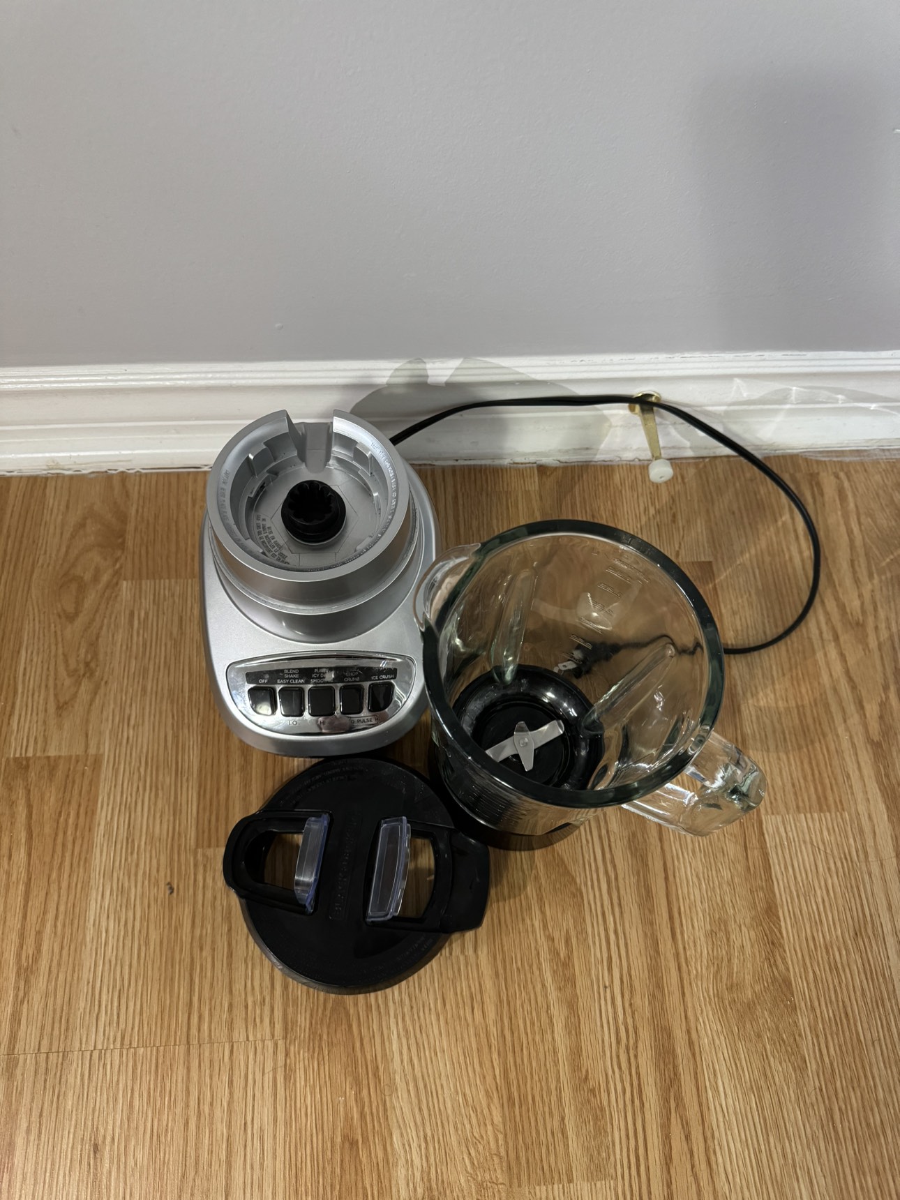 Moving Sale! - Black + Decker Mixer/Blender - photo 4