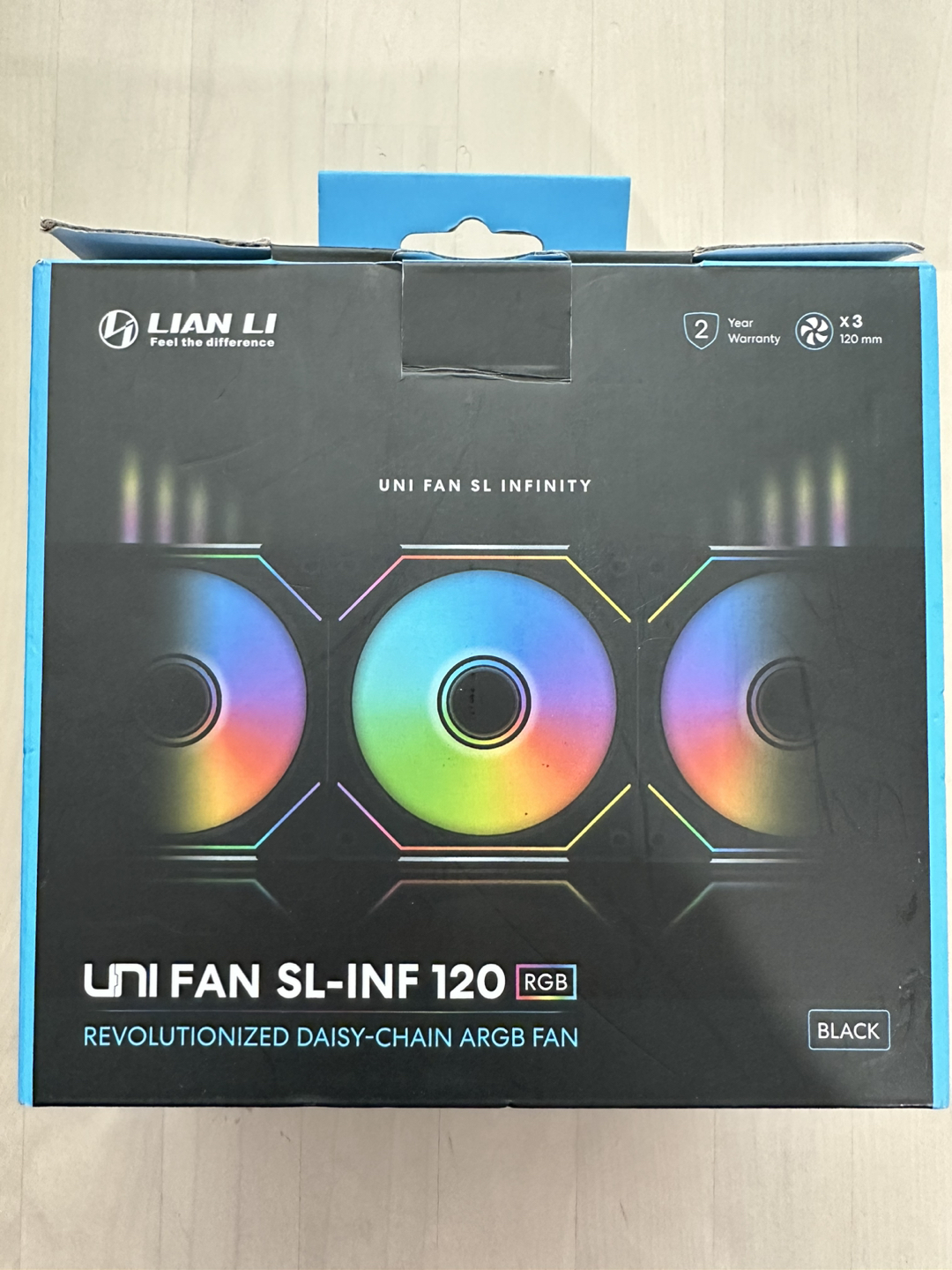 Brand new LIAN LI SL-INF 120 RGB Fans thumbnail