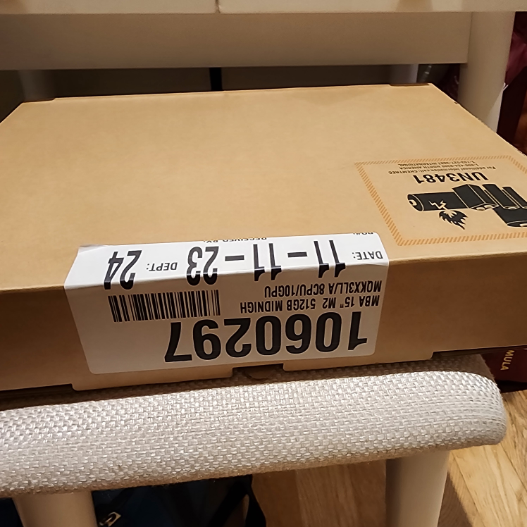Macbook air 15 inch - photo 2