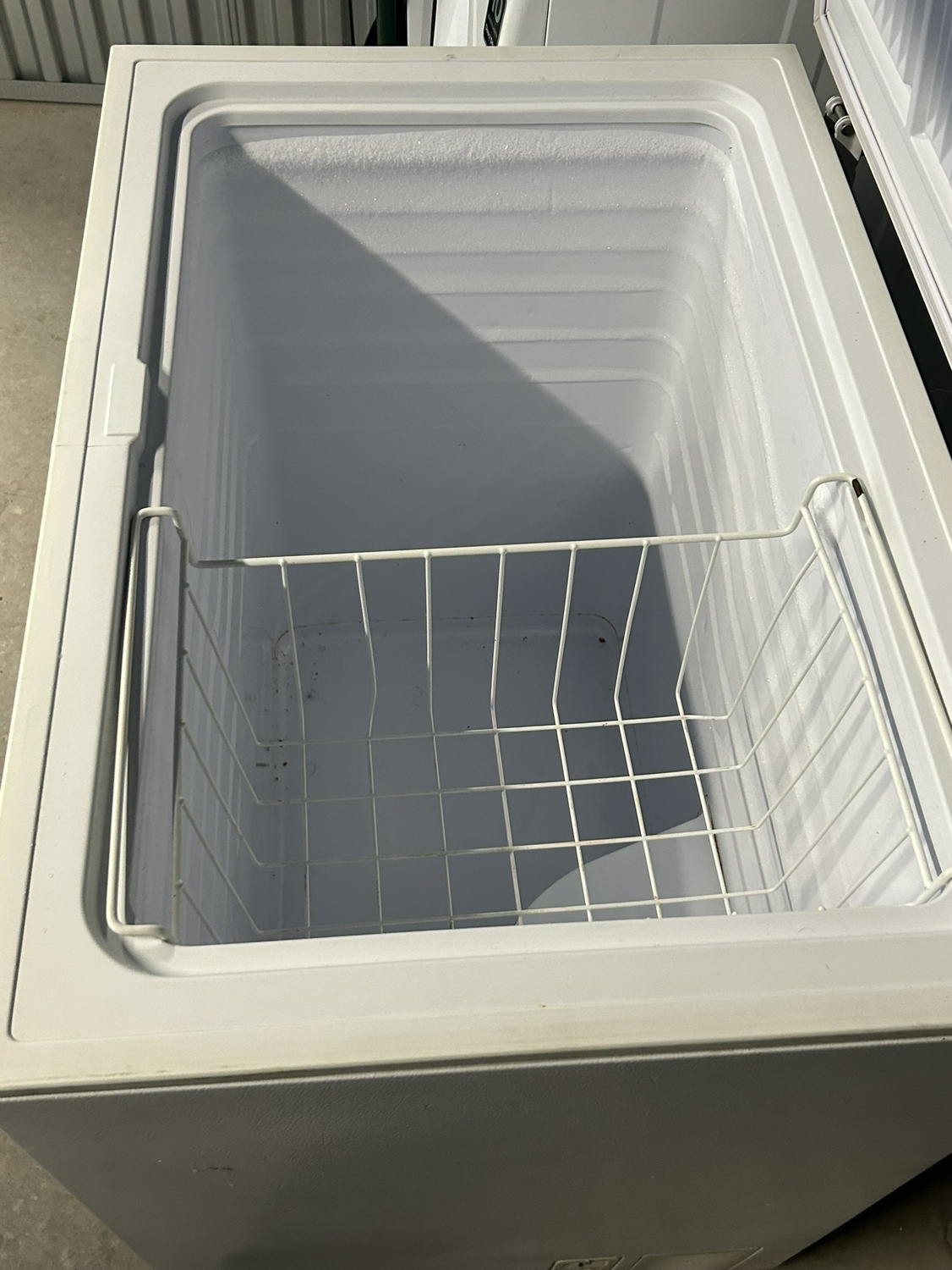 Deep freezer