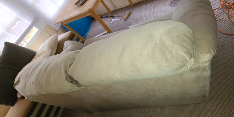 Couch - photo 3
