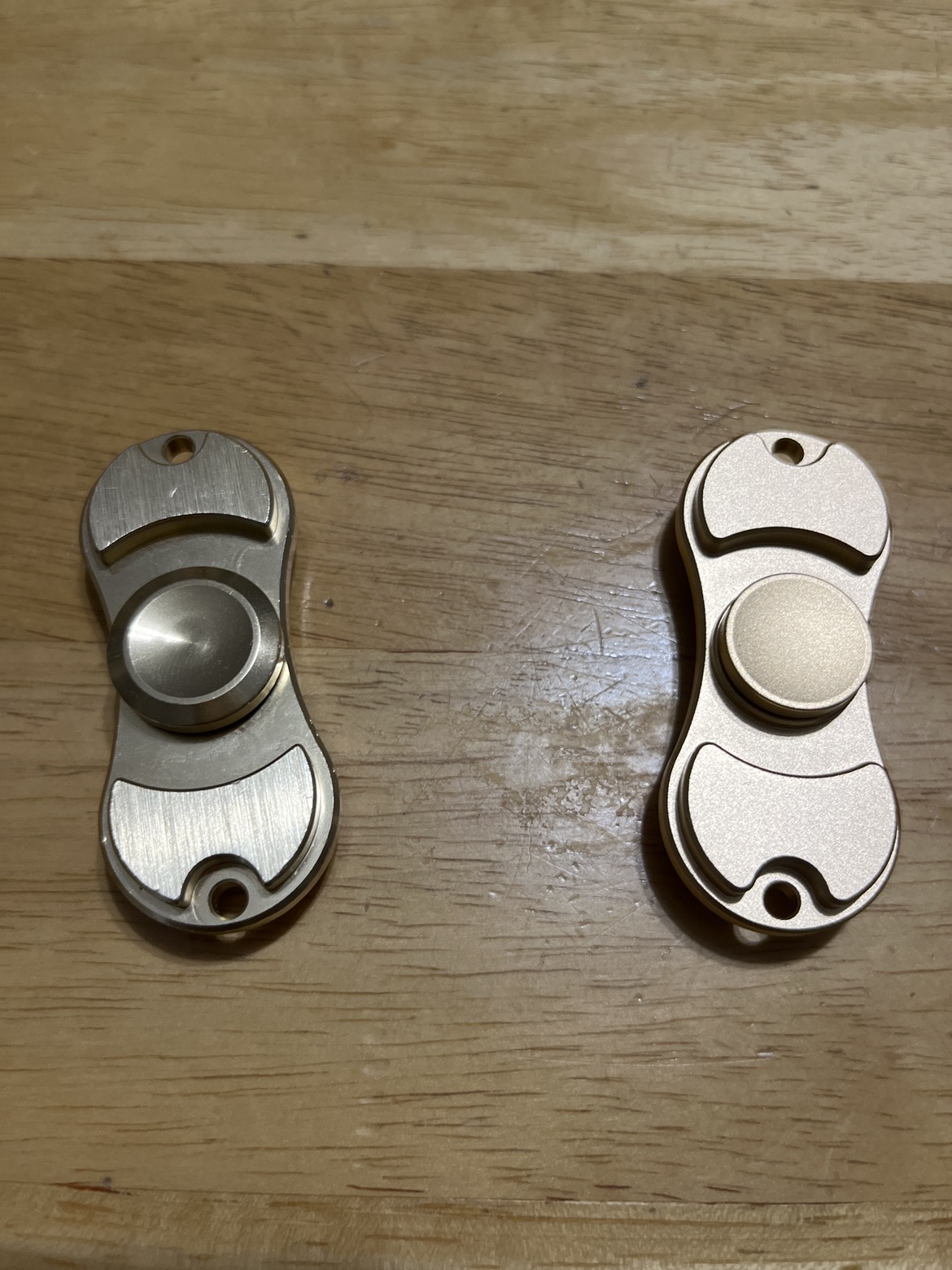 2 fidget spinners thumbnail
