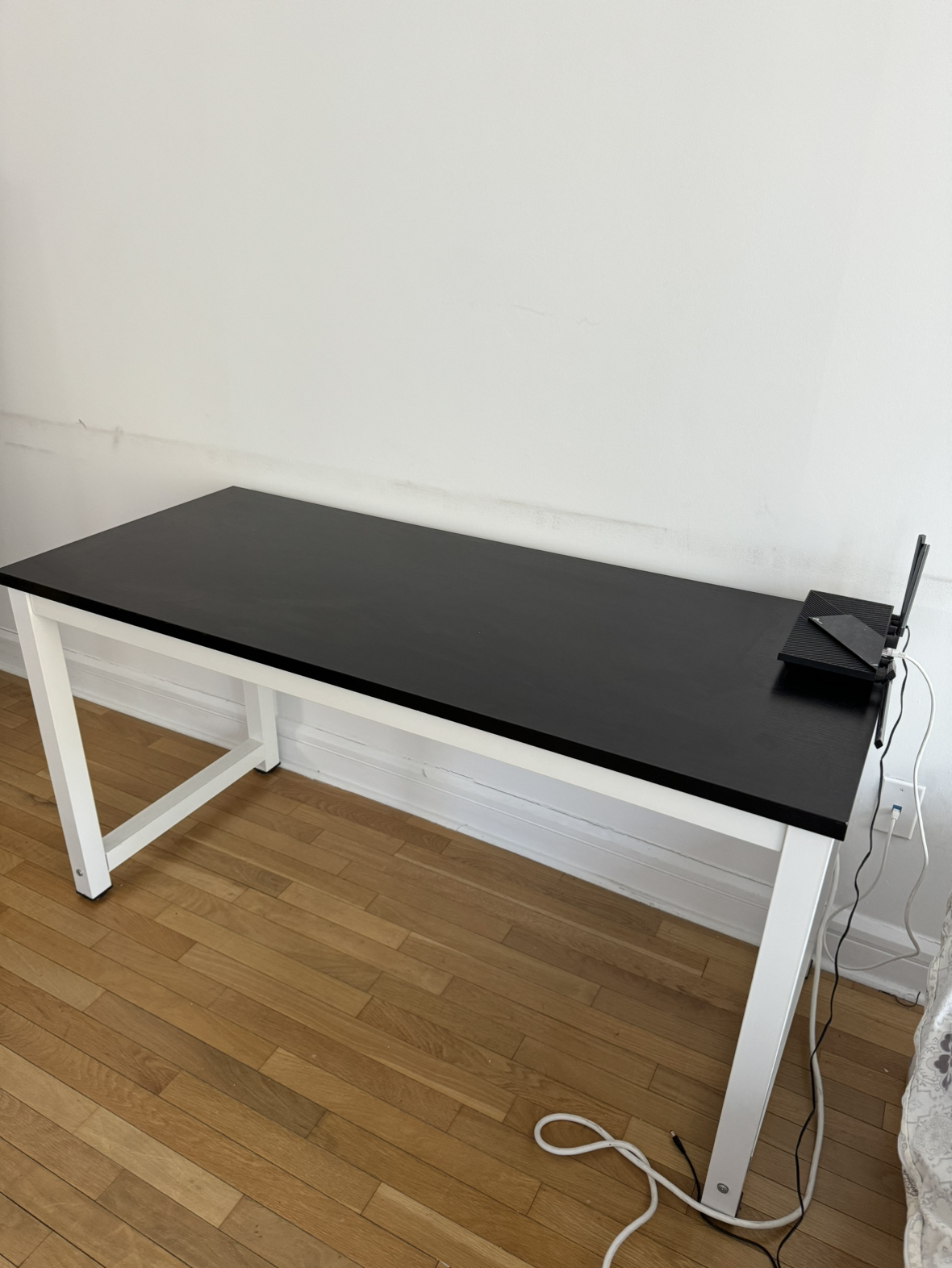 Big desk. Very good condition