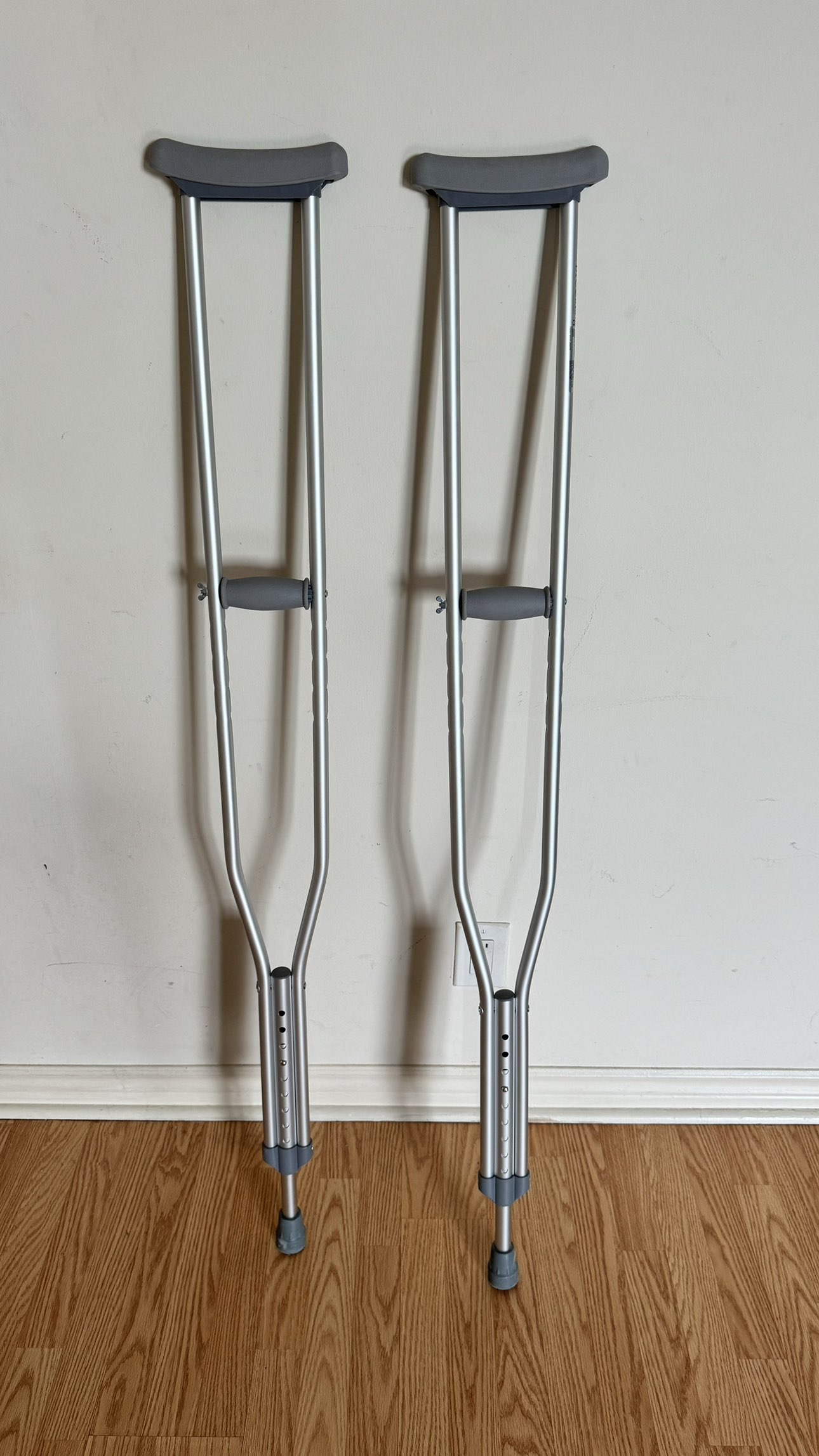 2 Aluminum Crutches For Adult (Tall) thumbnail