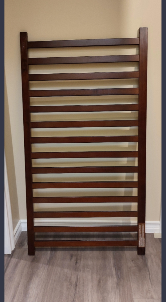 Crib with full set bedding - photo 4